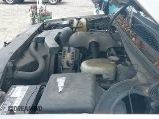 ✅ 2003 Chevrolet Suburban LT • VIN: 1GNFK16Z13J199808 • Lot: 42404012. Listed on IAAI with 242,232 mi. Free auction sales archive from the USA and detailed vehicle history report at DreamBid. Image 19.