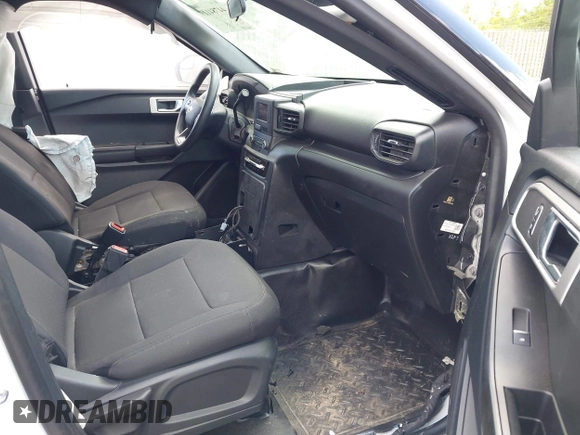 ✅ 2021 Ford Police Interceptor Utility • VIN: 1FM5K8AB1MGB04374 • Lot: 44784119. Wystawiony na IAAI z przebiegiem 80 384 mil. Bezpłatny archiwum sprzedaży aukcyjnych z USA i szczegółowy raport historii pojazdu na DreamBid. Zdjęcie 5.