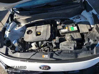 ✅ 2021 Kia Seltos S • VIN: KNDEU2AA1M7125177 • Lot: 92020235. Wystawiony na Copart z przebiegiem 71 067 mil. Bezpłatny archiwum sprzedaży aukcyjnych z USA i szczegółowy raport historii pojazdu na DreamBid. Zdjęcie 17.