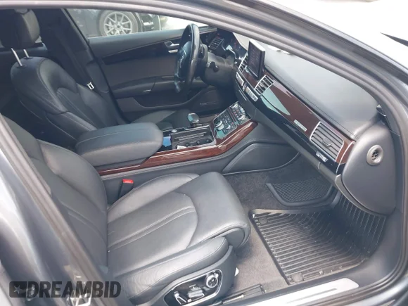 ✅ 2018 Audi A8 • VIN: WAU44AFD8JN000447 • Lot: 42673612. Wystawiony na IAAI z przebiegiem 111 156 mil. Bezpłatny archiwum sprzedaży aukcyjnych z USA i szczegółowy raport historii pojazdu na DreamBid. Zdjęcie 5.