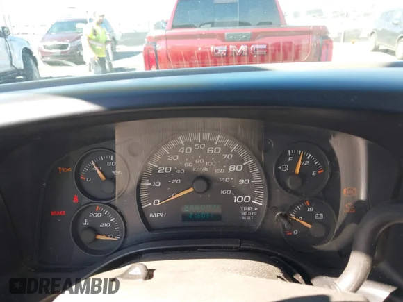 ✅ 2005 Chevrolet Express Cargo • VIN: 1GCGG25V151268275 • Lot: 43158798. Listed on IAAI with 216,031 mi. Free auction sales archive from the USA and detailed vehicle history report at DreamBid. Image 7.