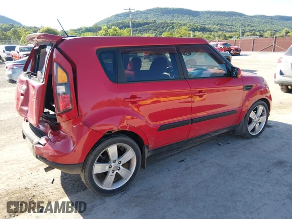 ✅ 2011 Kia Soul + • VIN: KNDJT2A28B7232959 • Lot: 45264027. Wystawiony na IAAI z przebiegiem 101 499 mil. Bezpłatny archiwum sprzedaży aukcyjnych z USA i szczegółowy raport historii pojazdu na DreamBid. Zdjęcie 4.
