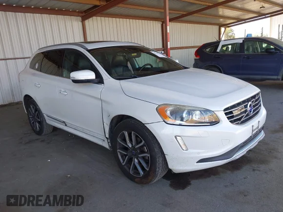 ✅ 2016 Volvo XC60 T6 Drive-E Platinum • VIN: YV449MDM1G2842613 • Lot: 44758175. Wystawiony na IAAI z przebiegiem 132 982 mil. Bezpłatny archiwum sprzedaży aukcyjnych z USA i szczegółowy raport historii pojazdu na DreamBid. Zdjęcie 1.