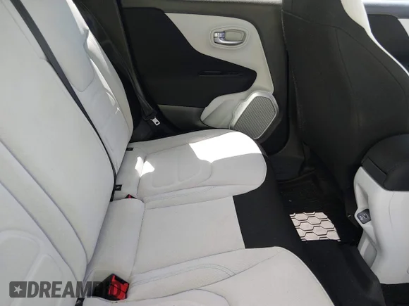 ✅ 2018 Jeep Renegade Latitude • VIN: ZACCJABB7JPH23872 • Лот: 45440824. Опубліковано раніше на IAAI з пробігом 130 102 миль. Безкоштовний доступ до архіву аукціонних продажів зі США та докладний звіт про історію автомобіля на DreamBid. Зображення 8.