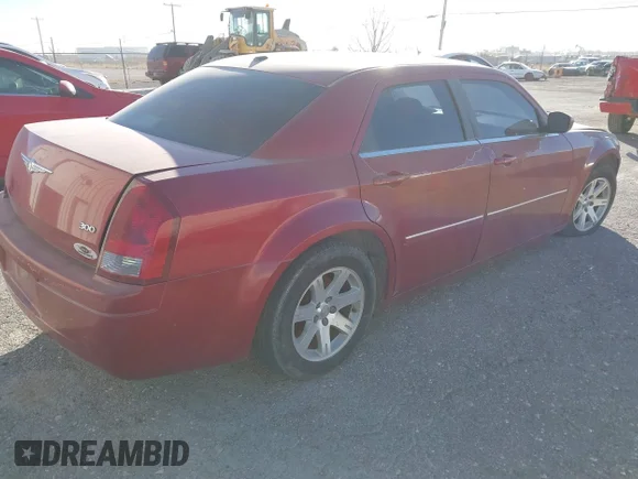 ✅ 2007 Chrysler 300 • VIN: 2C3LA43R37H879306 • Lot: 41222305. Wystawiony na IAAI z przebiegiem 145 238 mil. Bezpłatny archiwum sprzedaży aukcyjnych z USA i szczegółowy raport historii pojazdu na DreamBid. Zdjęcie 4.