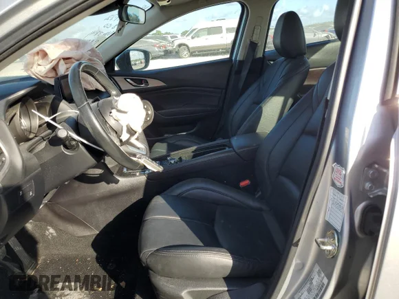 ✅ 2018 Mazda 3 Touring • VIN: 3MZBN1V37JM207841 • Лот: 69660782. Опубликован ранее на Copart с пробегом 52 154 миль. Бесплатный доступ к архиву аукционных продаж из США и подробный отчёт об истории автомобиля на DreamBid. Изображение 7.