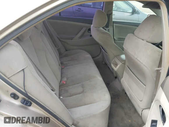 ✅ 2007 Toyota Camry XLE • VIN: JTNBE46K073054123 • Lot: 44274198. Wystawiony na IAAI z przebiegiem 199 911 mil. Bezpłatny archiwum sprzedaży aukcyjnych z USA i szczegółowy raport historii pojazdu na DreamBid. Zdjęcie 8.