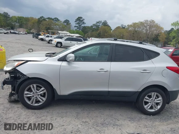 ✅ 2013 Hyundai Tucson GLS • VIN: KM8JU3AC6DU786125 • Lot: 44700457. Wystawiony na IAAI z przebiegiem 104 808 mil. Bezpłatny archiwum sprzedaży aukcyjnych z USA i szczegółowy raport historii pojazdu na DreamBid. Zdjęcie 15.