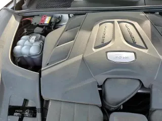 ✅ 2019 Porsche Cayenne • VIN: WP1AA2AY3KDA08539 • Lot: 60115345. Listed on Copart with 43,768 mi. Free auction sales archive from the USA and detailed vehicle history report at DreamBid. Image 14.