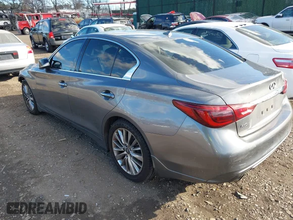 ✅ 2019 Infiniti Q50 Luxe • VIN: JN1EV7AR1KM593007 • Lot: 43890854. Wystawiony na IAAI z przebiegiem 83 851 mil. Bezpłatny archiwum sprzedaży aukcyjnych z USA i szczegółowy raport historii pojazdu na DreamBid. Zdjęcie 3.
