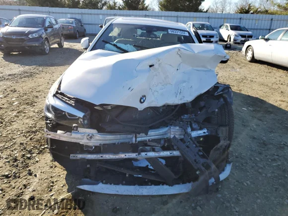 ✅ 2018 BMW 5 Series 530i xDrive • VIN: WBAJA7C57JWC76658 • Lot: 68331332. Wystawiony na Copart z przebiegiem Nie podano. Bezpłatny archiwum sprzedaży aukcyjnych z USA i szczegółowy raport historii pojazdu na DreamBid. Zdjęcie 5.