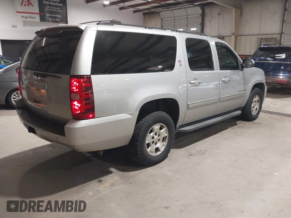 ✅ 2013 Chevrolet Suburban LT • VIN: 1GNSKJE77DR242257 • Lot: 45205270. Wystawiony na IAAI z przebiegiem 193 102 mil. Bezpłatny archiwum sprzedaży aukcyjnych z USA i szczegółowy raport historii pojazdu na DreamBid. Zdjęcie 4.