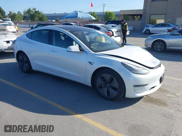 ✅ 2019 Tesla Model 3 Mid Range • VIN: 5YJ3E1EA8KF362796 • Lot: 45117294. Wystawiony na IAAI z przebiegiem 77 581 mil. Bezpłatny archiwum sprzedaży aukcyjnych z USA i szczegółowy raport historii pojazdu na DreamBid. Zdjęcie 1.