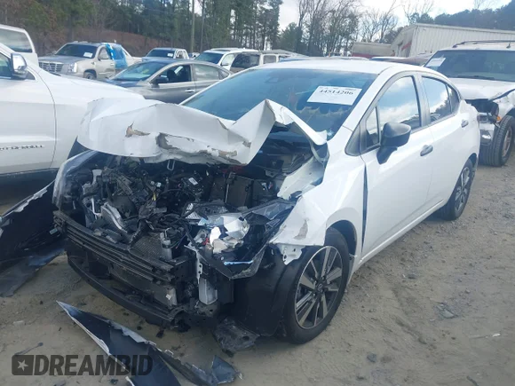 ✅ 2024 Nissan Versa S • VIN: 3N1CN8DV5RL862569 • Lot: 44514206. Wystawiony na IAAI z przebiegiem 18 883 mil. Bezpłatny archiwum sprzedaży aukcyjnych z USA i szczegółowy raport historii pojazdu na DreamBid. Zdjęcie 2.