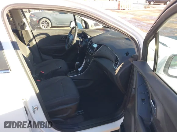 ✅ 2019 Chevrolet Trax LT • VIN: 3GNCJLSB6KL160245 • Lot: 44170028. Wystawiony na IAAI z przebiegiem 49 047 mil. Bezpłatny archiwum sprzedaży aukcyjnych z USA i szczegółowy raport historii pojazdu na DreamBid. Zdjęcie 5.