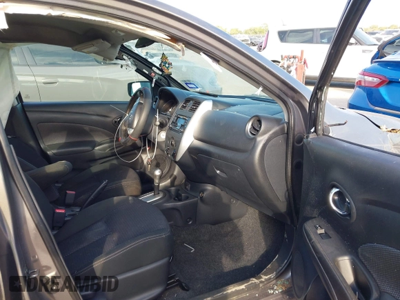 ✅ 2017 Nissan Versa SV • VIN: 3N1CN7AP6HK470107 • Lot: 43429421. Wystawiony na IAAI z przebiegiem 140 799 mil. Bezpłatny archiwum sprzedaży aukcyjnych z USA i szczegółowy raport historii pojazdu na DreamBid. Zdjęcie 5.