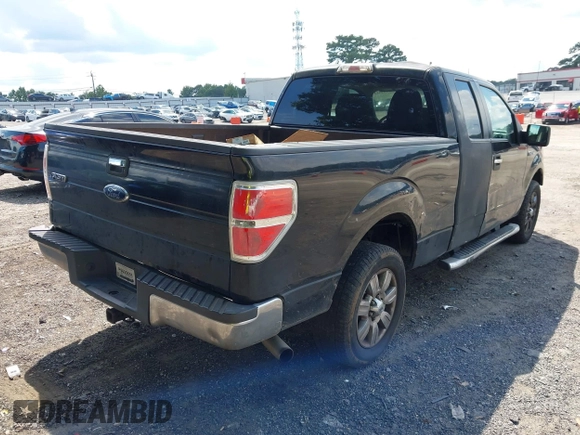✅ 2010 Ford F-150 XL • VIN: 1FTEX1C80AKE49905 • Lot: 43115523. Wystawiony na IAAI z przebiegiem 203 656 mil. Bezpłatny archiwum sprzedaży aukcyjnych z USA i szczegółowy raport historii pojazdu na DreamBid. Zdjęcie 4.