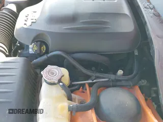 2014 Dodge Charger SXT z VIN 2C3CDXHG1EH219486, wystawiony jako IAAI lot #41262265 z przebiegiem 117 949 mil mil oraz . Historia ofert i sprzedaży dostępna na DreamBid. Obrazek 20.