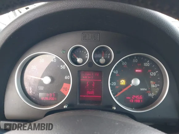 ✅ 2001 Audi TT • VIN: TRUTX28N811011687 • Lot: 44213999. Wystawiony na IAAI z przebiegiem 131 981 mil. Bezpłatny archiwum sprzedaży aukcyjnych z USA i szczegółowy raport historii pojazdu na DreamBid. Zdjęcie 7.