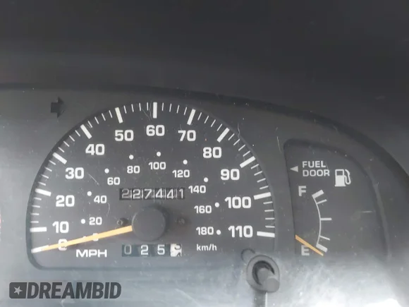 ✅ 1998 Toyota 4Runner Limited • VIN: JT3HN87R8W0133268 • Lot: 45612258. Wystawiony na IAAI z przebiegiem 227 441 mil. Bezpłatny archiwum sprzedaży aukcyjnych z USA i szczegółowy raport historii pojazdu na DreamBid. Zdjęcie 7.
