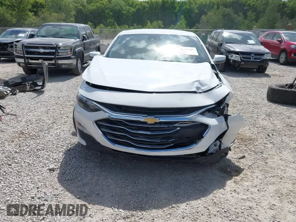 ✅ 2024 Chevrolet Malibu LT • VIN: 1G1ZD5ST8RF131910 • Lot: 45120485. Wystawiony na IAAI z przebiegiem 68 609 mil. Bezpłatny archiwum sprzedaży aukcyjnych z USA i szczegółowy raport historii pojazdu na DreamBid. Zdjęcie 6.