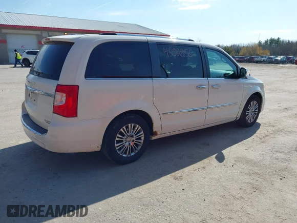 ✅ 2011 Chrysler Town & Country Limited • VIN: 2A4RR6DG0BR698409 • Lot: 45028156. Wystawiony na IAAI z przebiegiem 146 487 mil. Bezpłatny archiwum sprzedaży aukcyjnych z USA i szczegółowy raport historii pojazdu na DreamBid. Zdjęcie 4.