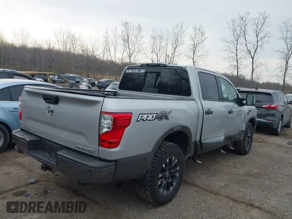 ✅ 2017 Nissan Titan Pro-4X • VIN: 1N6AA1E51HN514902 • Lot: 44833477. Wystawiony na IAAI z przebiegiem 104 155 mil. Bezpłatny archiwum sprzedaży aukcyjnych z USA i szczegółowy raport historii pojazdu na DreamBid. Zdjęcie 4.