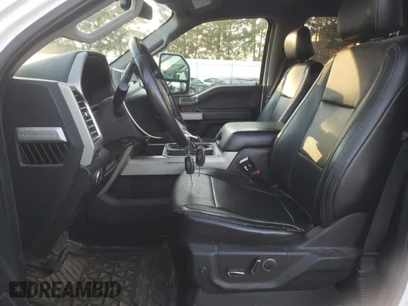 ✅ 2017 Ford F-350 Lariat • VIN: 1FT8W3DT7HEC44332 • Lot: 81068284. Wystawiony na Copart z przebiegiem 121 286 mil. Bezpłatny archiwum sprzedaży aukcyjnych z USA i szczegółowy raport historii pojazdu na DreamBid. Zdjęcie 7.