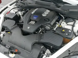 ✅ 2019 Maserati Quattroporte S Q4 • VIN: ZAM56YRA8K1314308 • Lot: 40975948. Wystawiony na IAAI z przebiegiem 44 835 mil. Bezpłatny archiwum sprzedaży aukcyjnych z USA i szczegółowy raport historii pojazdu na DreamBid. Zdjęcie 19.