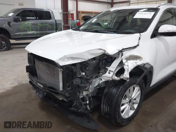 ✅ 2020 Kia Sorento LX • VIN: 5XYPG4A37LG635760 • Lot: 44030271. Wystawiony na IAAI z przebiegiem 69 326 mil. Bezpłatny archiwum sprzedaży aukcyjnych z USA i szczegółowy raport historii pojazdu na DreamBid. Zdjęcie 6.