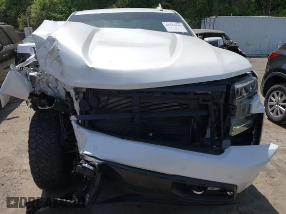 ✅ 2019 Chevrolet Silverado 1500 High Country • VIN: 1GCUYHED0KZ264399 • Lot: 42323945. Wystawiony na IAAI z przebiegiem 95 171 mil. Bezpłatny archiwum sprzedaży aukcyjnych z USA i szczegółowy raport historii pojazdu na DreamBid. Zdjęcie 6.