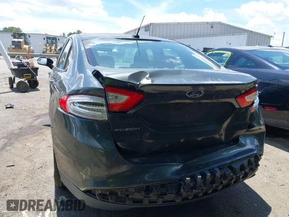 ✅ 2016 Ford Fusion S • VIN: 3FA6P0G79GR129928 • Lot: 45147950. Wystawiony na IAAI z przebiegiem 216 941 mil. Bezpłatny archiwum sprzedaży aukcyjnych z USA i szczegółowy raport historii pojazdu na DreamBid. Zdjęcie 6.