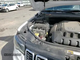 ✅ 2018 Jeep Grand Cherokee Sterling • VIN: 1C4RJFBT3JC260049 • Lot: 89442805. Wystawiony na Copart z przebiegiem 34 152 mil. Bezpłatny archiwum sprzedaży aukcyjnych z USA i szczegółowy raport historii pojazdu na DreamBid. Zdjęcie 16.