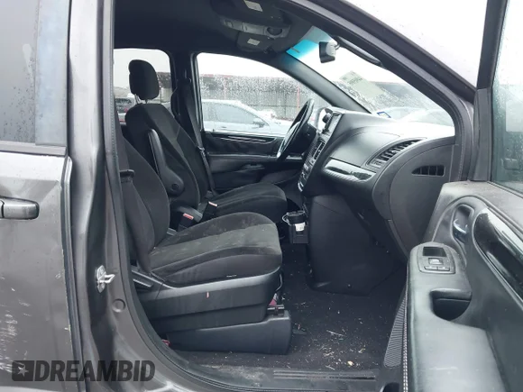 ✅ 2018 Dodge Grand Caravan SE • VIN: 2C4RDGBG2JR221976 • Lot: 44905895. Wystawiony na IAAI z przebiegiem 190 327 mil. Bezpłatny archiwum sprzedaży aukcyjnych z USA i szczegółowy raport historii pojazdu na DreamBid. Zdjęcie 5.