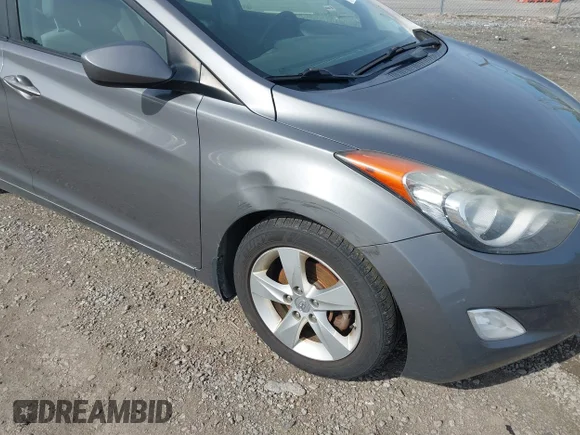 ✅ 2013 Hyundai Elantra GLS • VIN: 5NPDH4AE3DH190171 • Lot: 44815359. Wystawiony na IAAI z przebiegiem 180 762 mil. Bezpłatny archiwum sprzedaży aukcyjnych z USA i szczegółowy raport historii pojazdu na DreamBid. Zdjęcie 6.