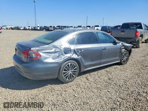 ✅ 2012 Volkswagen Passat SE • VIN: 1VWBH7A37CC073708 • Лот: 48691206. Опубліковано раніше на Copart з пробігом 223 612 миль. Безкоштовний доступ до архіву аукціонних продажів зі США та докладний звіт про історію автомобіля на DreamBid. Зображення 3.
