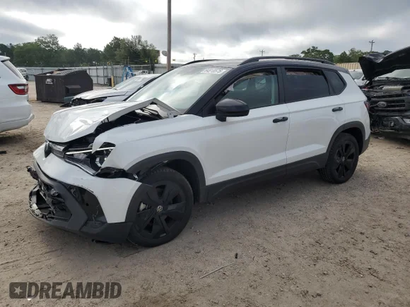 ✅ 2025 Volkswagen Taos SE Black • VIN: 3VV3C7B25SM010066 • Lot: 64818575. Wystawiony na Copart z przebiegiem 8 059 mil. Bezpłatny archiwum sprzedaży aukcyjnych z USA i szczegółowy raport historii pojazdu na DreamBid. Zdjęcie 1.