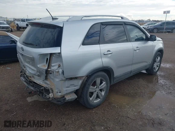 ✅ 2012 Kia Sorento EX • VIN: 5XYKUDA28CG280480 • Lot: 44107830. Listed on IAAI with Not provided. Free auction sales archive from the USA and detailed vehicle history report at DreamBid. Image 4.