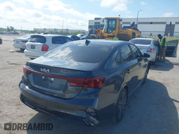 ✅ 2022 Kia Forte GT-Line • VIN: 3KPF54ADXNE440584 • Lot: 44829560. Wystawiony na IAAI z przebiegiem 65 085 mil. Bezpłatny archiwum sprzedaży aukcyjnych z USA i szczegółowy raport historii pojazdu na DreamBid. Zdjęcie 4.