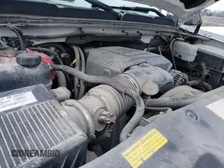 ✅ 2007 Chevrolet Silverado 2500HD Work Truck • VIN: 1GCHK29K37E519621 • Лот: 85595514. Опубликован ранее на Copart с пробегом 331 280 миль. Бесплатный доступ к архиву аукционных продаж из США и подробный отчёт об истории автомобиля на DreamBid. Изображение 13.