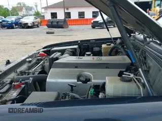 ✅ 2005 Lexus LX 470 • VIN: JTJHT00W753553424 • Лот: 42309768. Опубликован ранее на IAAI с пробегом 252 042 миль. Бесплатный доступ к архиву аукционных продаж из США и подробный отчёт об истории автомобиля на DreamBid. Изображение 19.