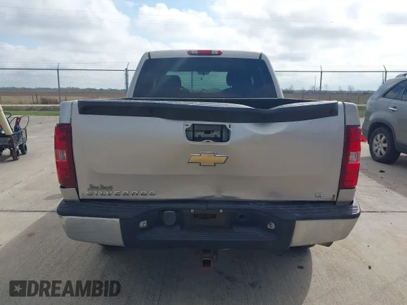 ✅ 2007 Chevrolet Silverado 1500 2LT • VIN: 2GCEC13J571546170 • Лот: 44534008. Опубліковано раніше на IAAI з пробігом 229 899 миль. Безкоштовний доступ до архіву аукціонних продажів зі США та докладний звіт про історію автомобіля на DreamBid. Зображення 6.