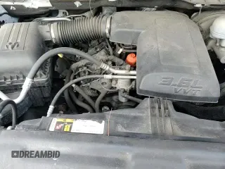 ✅ 2021 Ram 1500 Express • VIN: 1C6RR7FG6MS525723 • Lot: 91024135. Wystawiony na Copart z przebiegiem 133 766 mil. Bezpłatny archiwum sprzedaży aukcyjnych z USA i szczegółowy raport historii pojazdu na DreamBid. Zdjęcie 13.