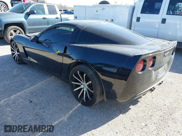 ✅ 2007 Chevrolet Corvette • VIN: 1G1YY25U375107746 • Lot: 41826629. Wystawiony na IAAI z przebiegiem 174 811 mil. Bezpłatny archiwum sprzedaży aukcyjnych z USA i szczegółowy raport historii pojazdu na DreamBid. Zdjęcie 3.