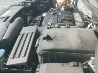 ✅ 2018 Audi Q3 Premium • VIN: WA1BCCFS6JR014230 • Lot: 42745008. Wystawiony na IAAI z przebiegiem 131 417 mil. Bezpłatny archiwum sprzedaży aukcyjnych z USA i szczegółowy raport historii pojazdu na DreamBid. Zdjęcie 20.