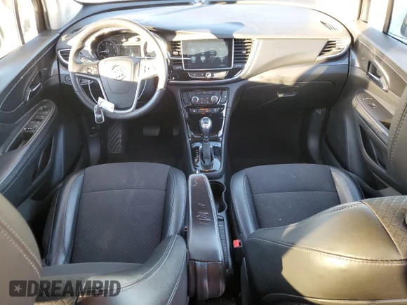 ✅ 2018 Buick Encore Preferred • VIN: KL4CJASB4JB511693 • Lot: 80345904. Wystawiony na Copart z przebiegiem 86 848 mil. Bezpłatny archiwum sprzedaży aukcyjnych z USA i szczegółowy raport historii pojazdu na DreamBid. Zdjęcie 8.