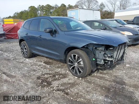✅ 2023 Volvo XC60 Ultimate Dark Theme • VIN: YV4062RX4P1341137 • Lot: 41472015. Wystawiony na IAAI z przebiegiem 16 279 mil. Bezpłatny archiwum sprzedaży aukcyjnych z USA i szczegółowy raport historii pojazdu na DreamBid. Zdjęcie 1.