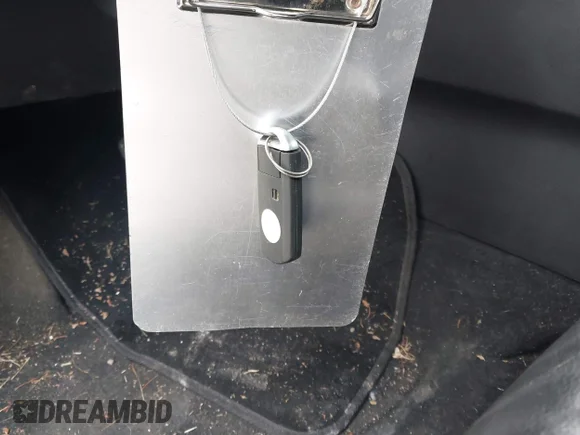 ✅ 2010 Mazda 3 S Sport • VIN: JM1BL1H59A1184307 • Лот: 45194179. Опубліковано раніше на IAAI з пробігом 147 110 миль. Безкоштовний доступ до архіву аукціонних продажів зі США та докладний звіт про історію автомобіля на DreamBid. Зображення 11.