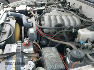 ✅ 1996 Toyota 4Runner SR5 • VIN: JT3HN86R1T0037026 • Lot: 42155076. Wystawiony na IAAI z przebiegiem 228 804 mil. Bezpłatny archiwum sprzedaży aukcyjnych z USA i szczegółowy raport historii pojazdu na DreamBid. Zdjęcie 14.