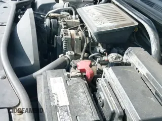 ✅ 2006 Jeep Commander Limited • VIN: 1J8HG58N86C141698 • Lot: 43474401. Wystawiony na IAAI z przebiegiem 204 238 mil. Bezpłatny archiwum sprzedaży aukcyjnych z USA i szczegółowy raport historii pojazdu na DreamBid. Zdjęcie 19.